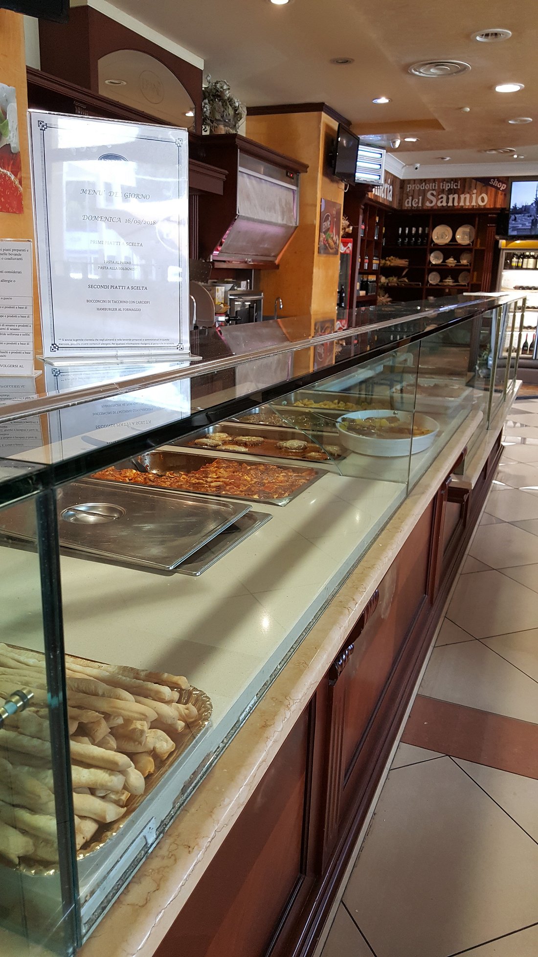 Banco gastronomia e piatti caldi di Epanè